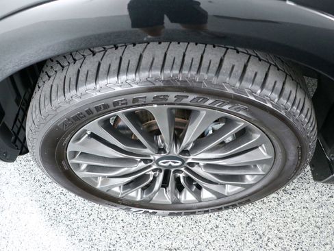 Used 2024 INFINITI QX80 Premium Select w/ All-Season Package image 11