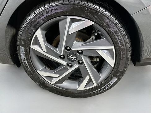 Used 2024 Hyundai Elantra Limited FWD image 32