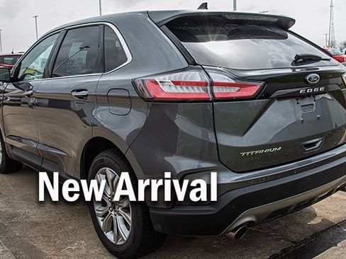 Used 2024 Ford Edge Titanium image 2