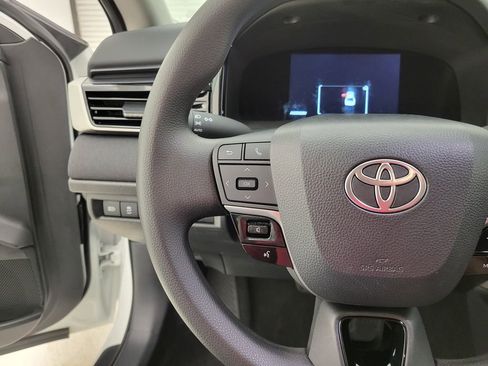 Used 2025 Toyota Camry LE FWD image 4