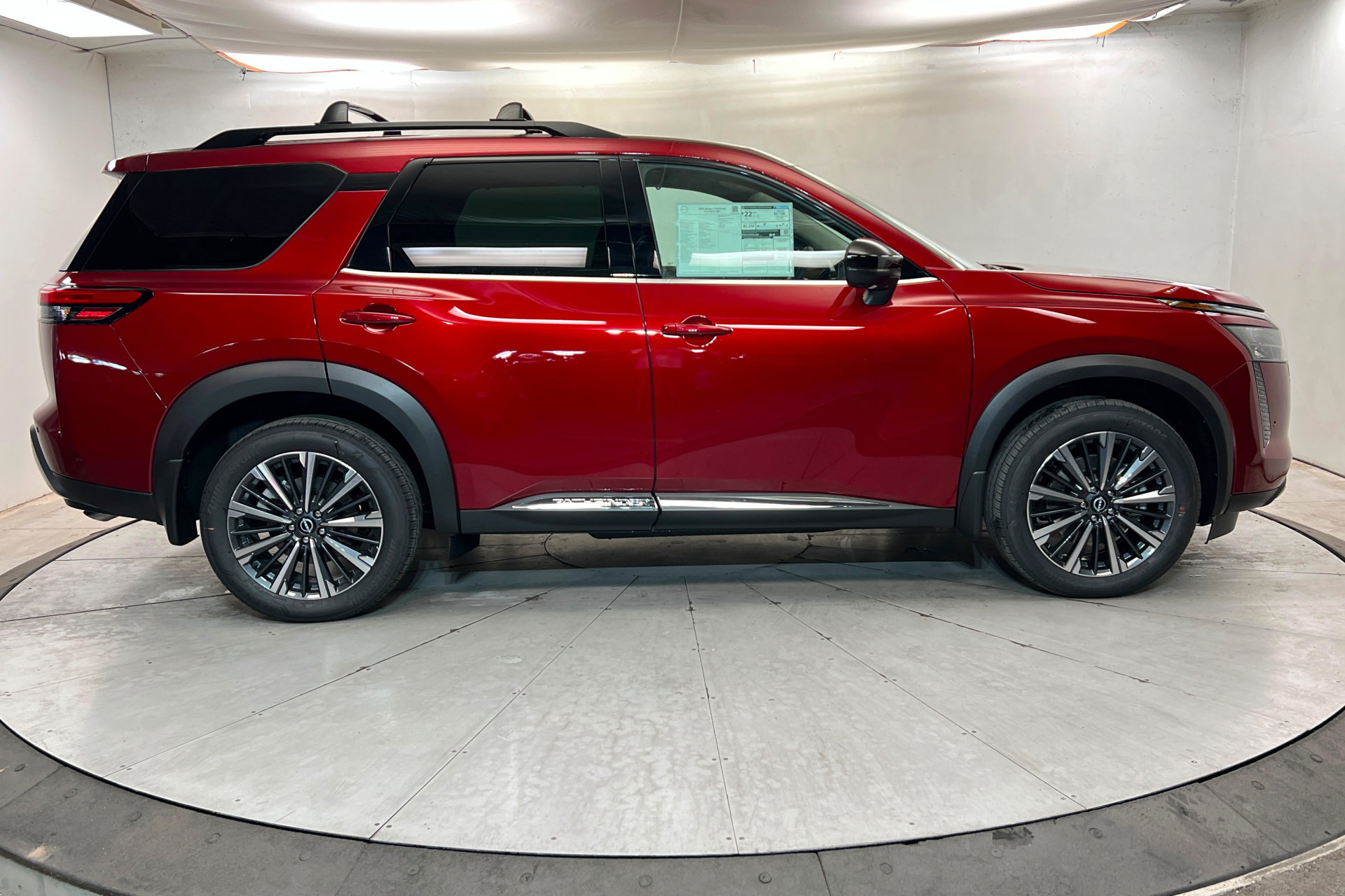 New 2026 Nissan Pathfinder Platinum w/ Cargo Package AWD/4WD image 6