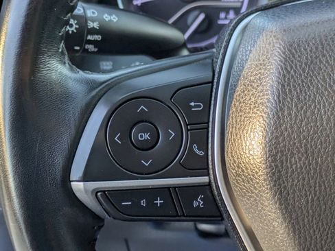 Used 2021 Toyota Camry XLE image 23