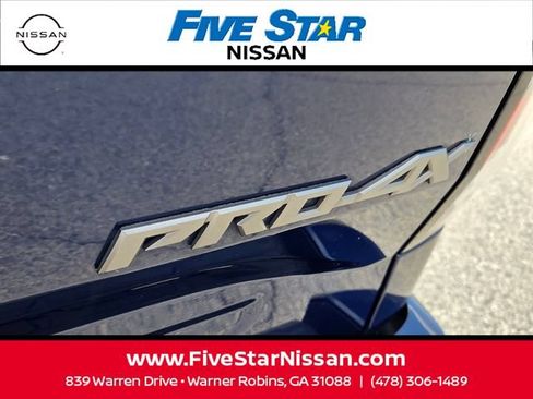 Used 2022 Nissan Frontier PRO-4X w/ Technology Package AWD/4WD image 11