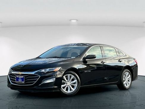 Used 2023 Chevrolet Malibu LT FWD image 2