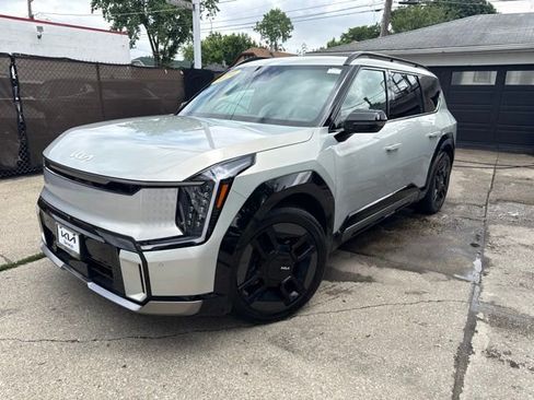 Certified 2024 Kia EV9 GT-Line AWD/4WD image 1