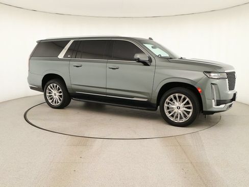 Used 2023 Cadillac Escalade ESV Premium Luxury AWD/4WD image 9