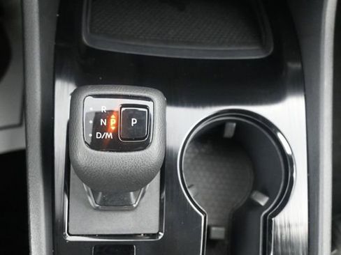 Used 2025 Nissan Rogue SV AWD/4WD image 19