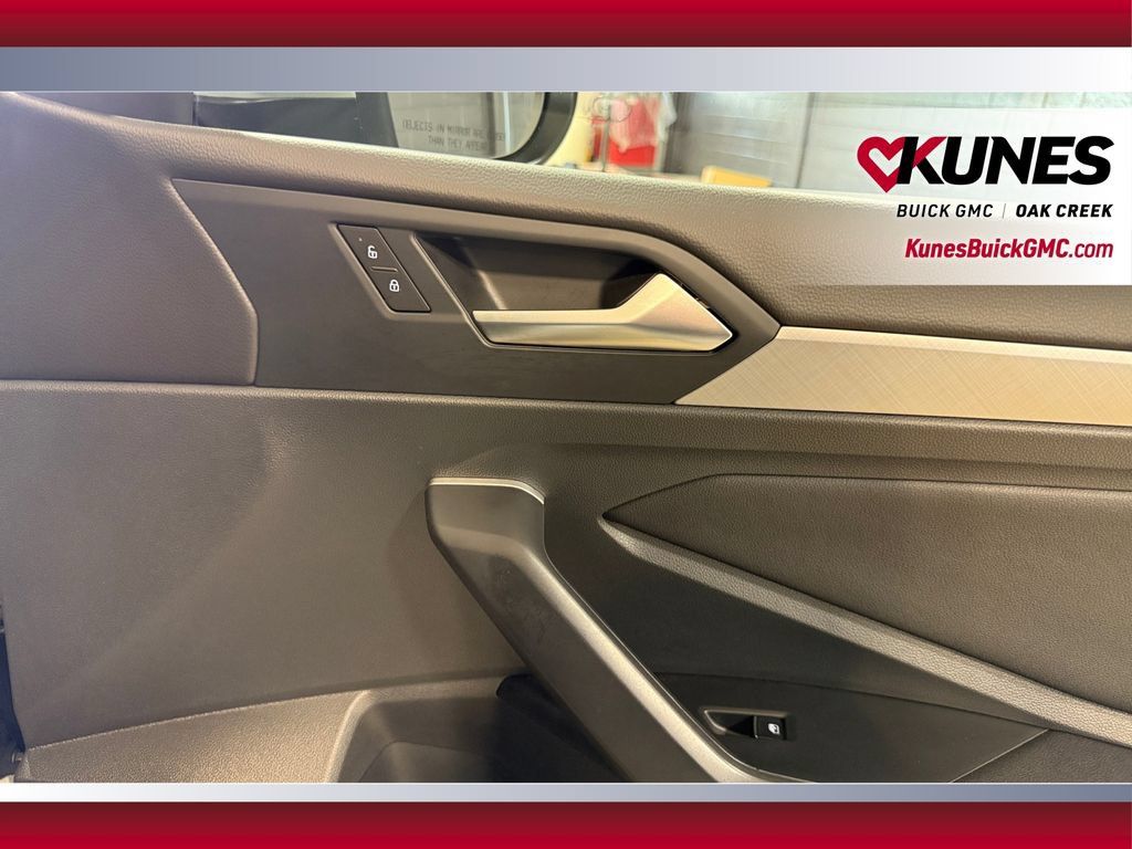 Used 2024 Volkswagen Jetta SE FWD image 35