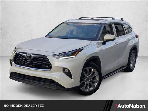 Used 2021 Toyota Highlander Limited FWD image 1