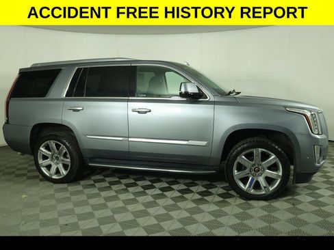 Used 2020 Cadillac Escalade Luxury AWD/4WD image 2
