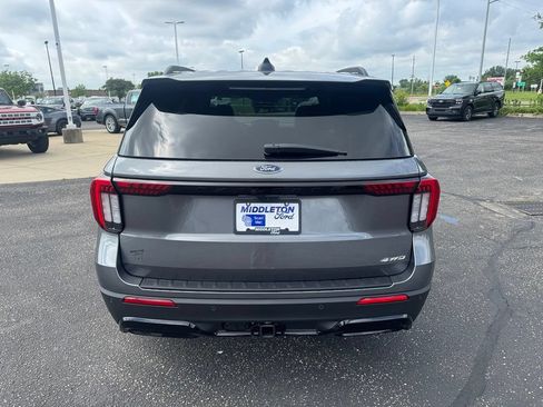 New 2026 Ford Explorer ST-Line w/ ST-Line Street Pack AWD/4WD image 4
