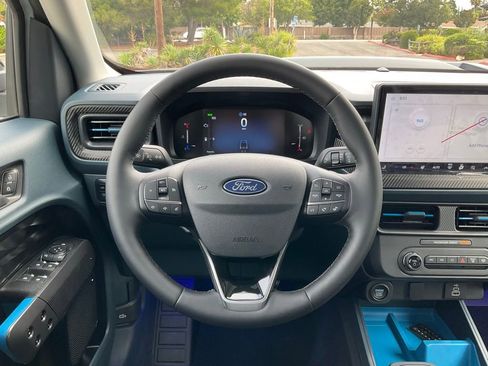 New 2025 Ford Maverick XLT w/ XLT Luxury Package image 32