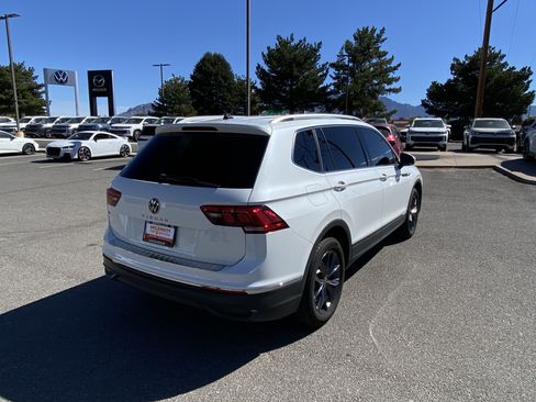 Used 2023 Volkswagen Tiguan SE FWD image 12
