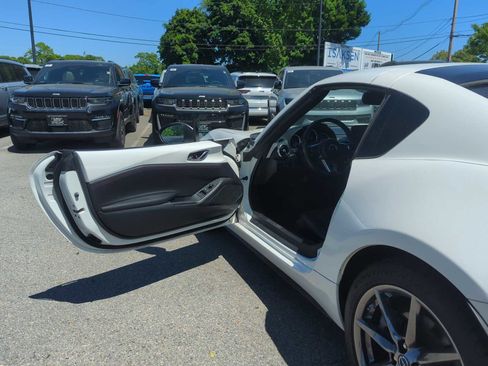 Used 2019 MAZDA MX-5 Miata RF Grand Touring RWD image 11