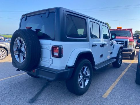 Used 2020 Jeep Wrangler Unlimited Sahara AWD/4WD image 9
