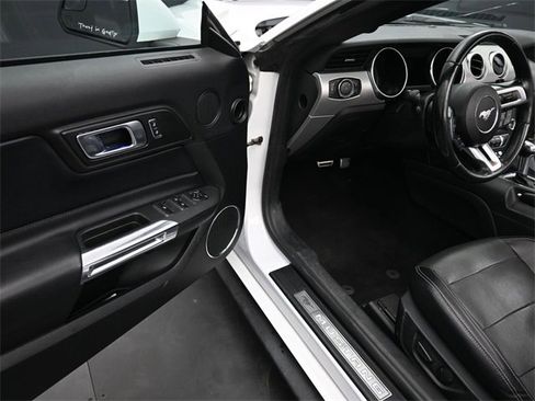 Used 2020 Ford Mustang GT Premium image 11