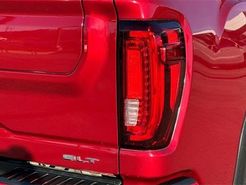 Used 2020 GMC Sierra 2500 SLT w/ SLT Premium Plus Package image 27