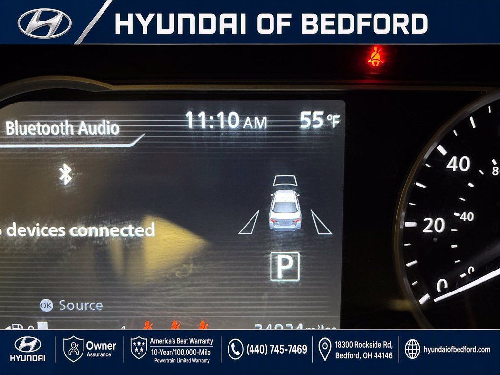 Used 2025 Nissan Versa SV FWD image 17