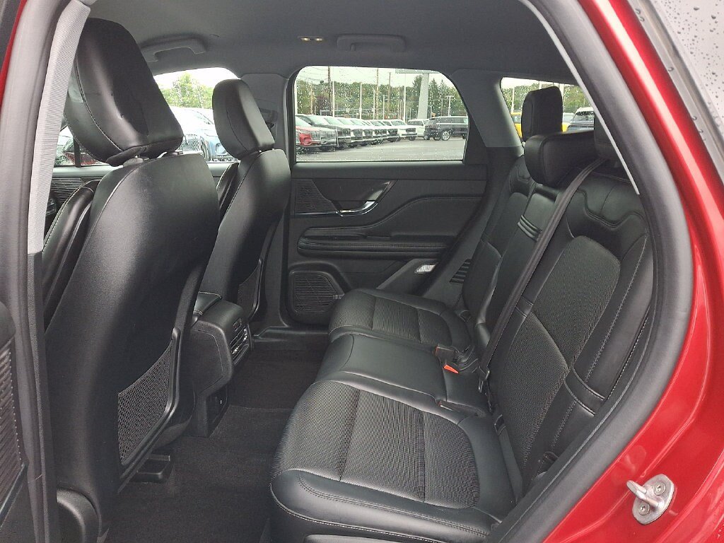 Certified 2022 Lincoln Corsair AWD w/ Equipment Group 101A image 10