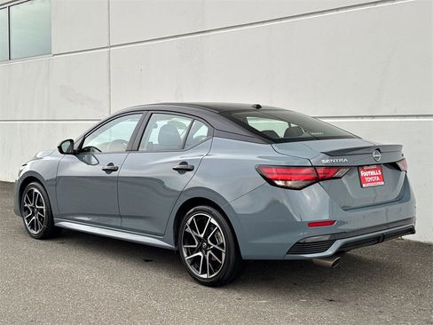 Used 2025 Nissan Sentra SR w/ SR Premium Package image 5