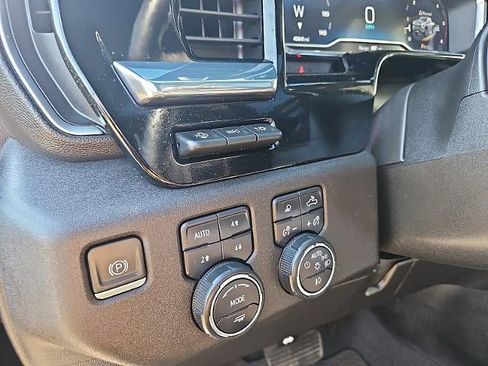 Used 2024 Chevrolet Silverado 2500 High Country w/ High Country Premium Package image 27