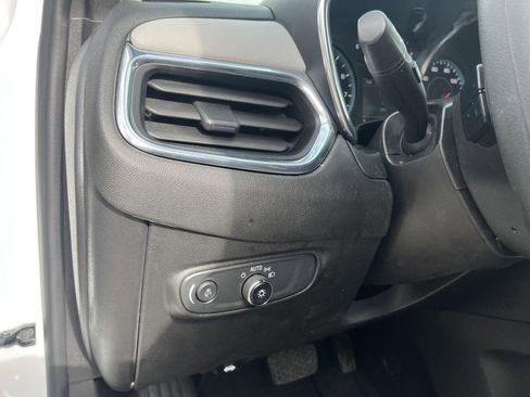 Used 2023 Chevrolet Equinox LS image 17