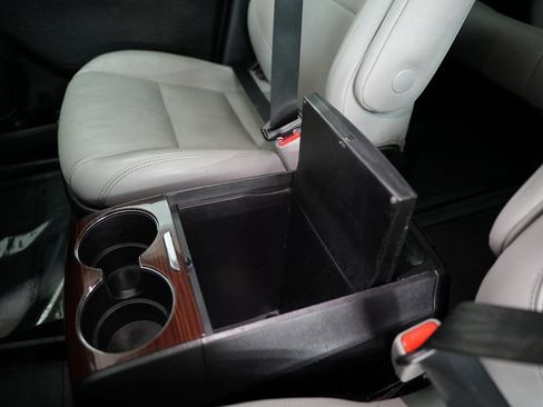 Used 2019 Toyota Sienna Limited Premium image 34