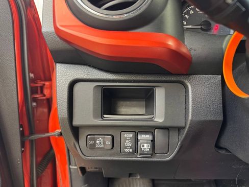 Used 2017 Toyota Tacoma TRD Sport w/ Premium & Technology Package AWD/4WD image 32