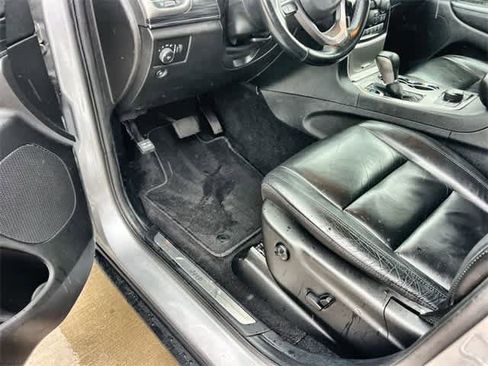 Used 2021 Jeep Grand Cherokee Limited image 3