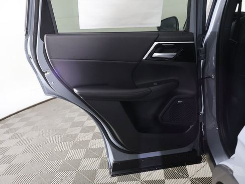 New 2026 Mitsubishi Outlander SE image 27