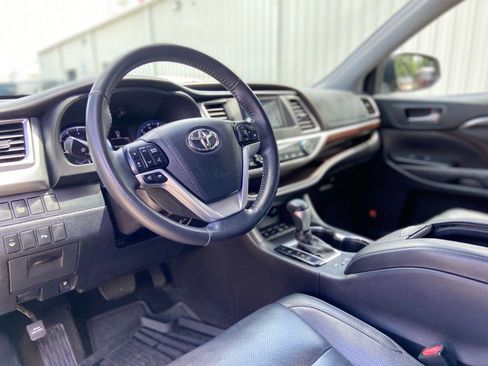 Used 2015 Toyota Highlander Limited AWD/4WD image 14