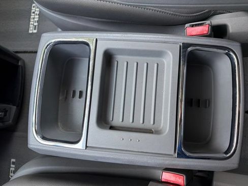Used 2008 Dodge Grand Caravan SXT FWD image 24