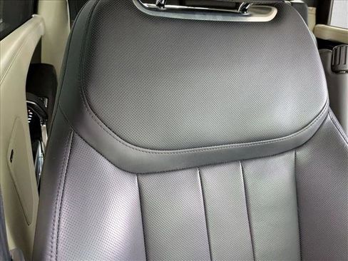 Certified 2023 Land Rover Range Rover Long Wheelbase SE image 19