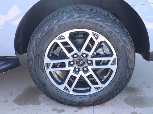 New 2025 Ford Expedition Active image 21