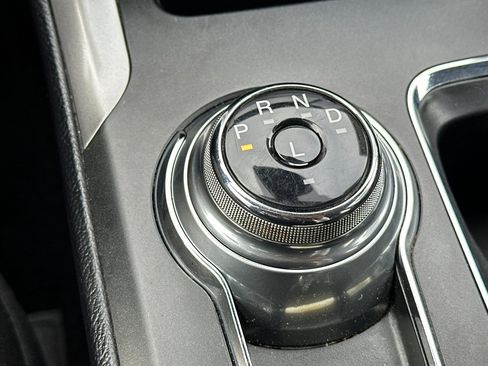 Used 2020 Ford Fusion SE image 20