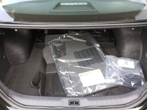 Used 2024 Nissan Altima 2.5 SR w/ SR Premium Package FWD image 15