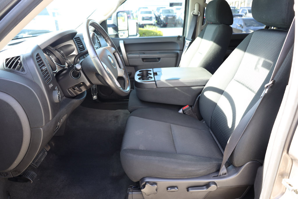 Used 2014 Chevrolet Silverado 2500 LT w/ Interior Plus Package AWD/4WD image 11