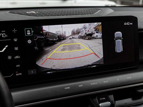 Used 2024 Kia EV9 Wind image 20