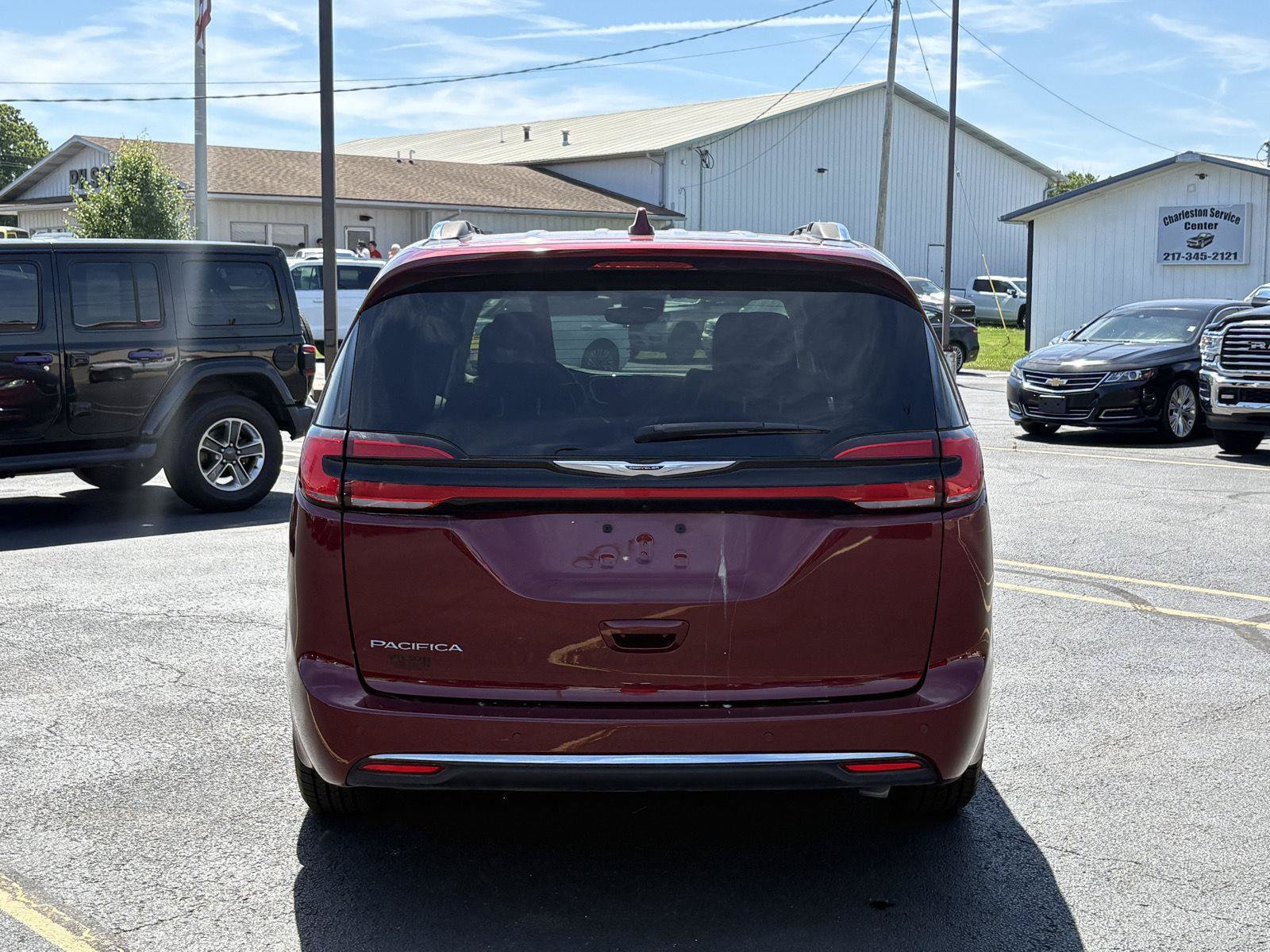Used 2021 Chrysler Pacifica Touring-L FWD image 23