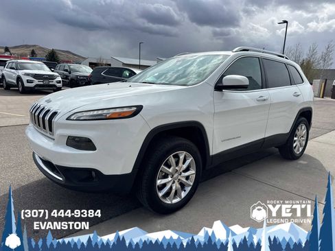 Used 2017 Jeep Cherokee Limited w/ Luxury Group image 7