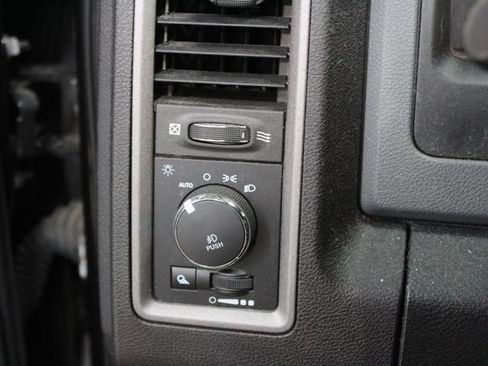 Used 2018 RAM 1500 Express w/ Express Value Package AWD/4WD image 15