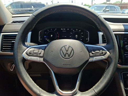 Used 2023 Volkswagen Atlas SE AWD/4WD image 19