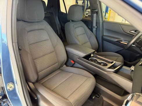 Used 2025 Chevrolet Equinox LT image 30