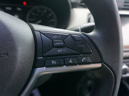 Used 2020 Nissan Versa SV FWD image 8