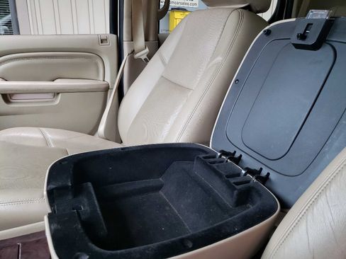 Used 2014 Cadillac Escalade Premium AWD/4WD image 21