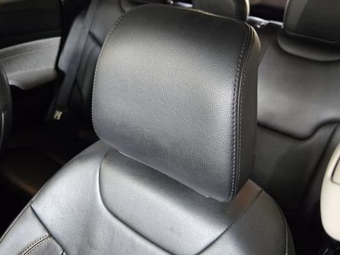 Used 2022 Jeep Compass Latitude AWD/4WD image 25