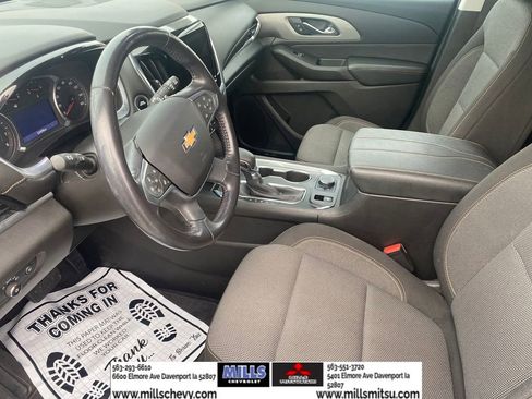 Used 2021 Chevrolet Traverse LT image 10