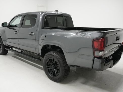 Used 2021 Toyota Tacoma SR w/ SR Convenience Package image 5