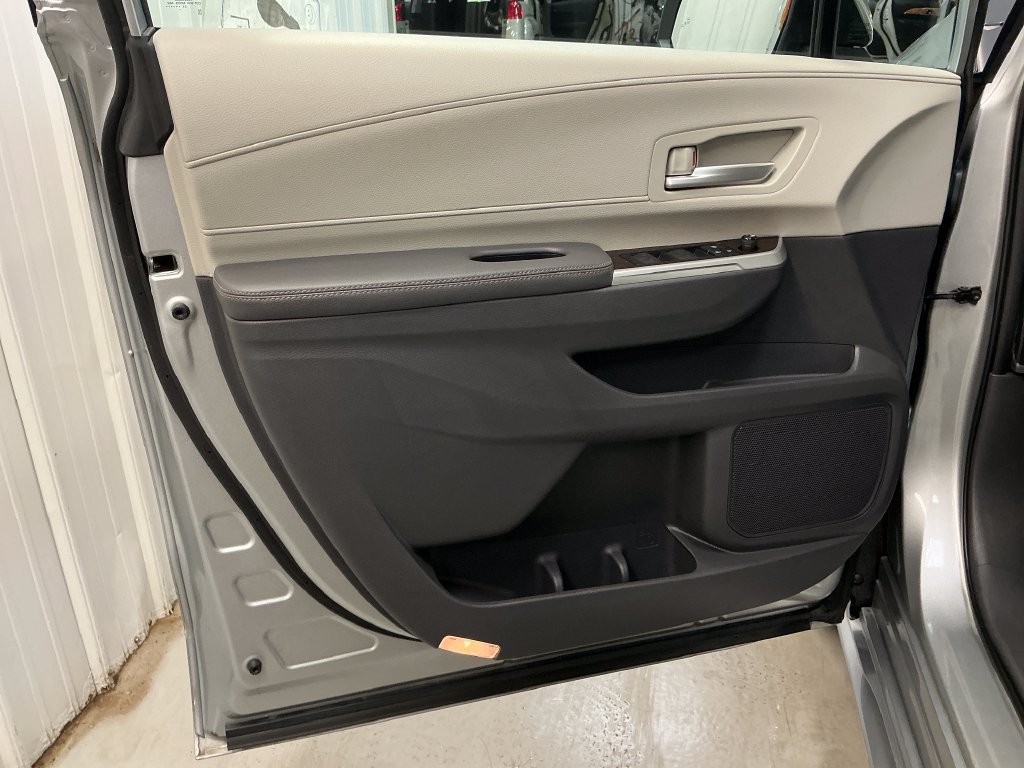 Certified 2021 Toyota Sienna XLE AWD/4WD image 14