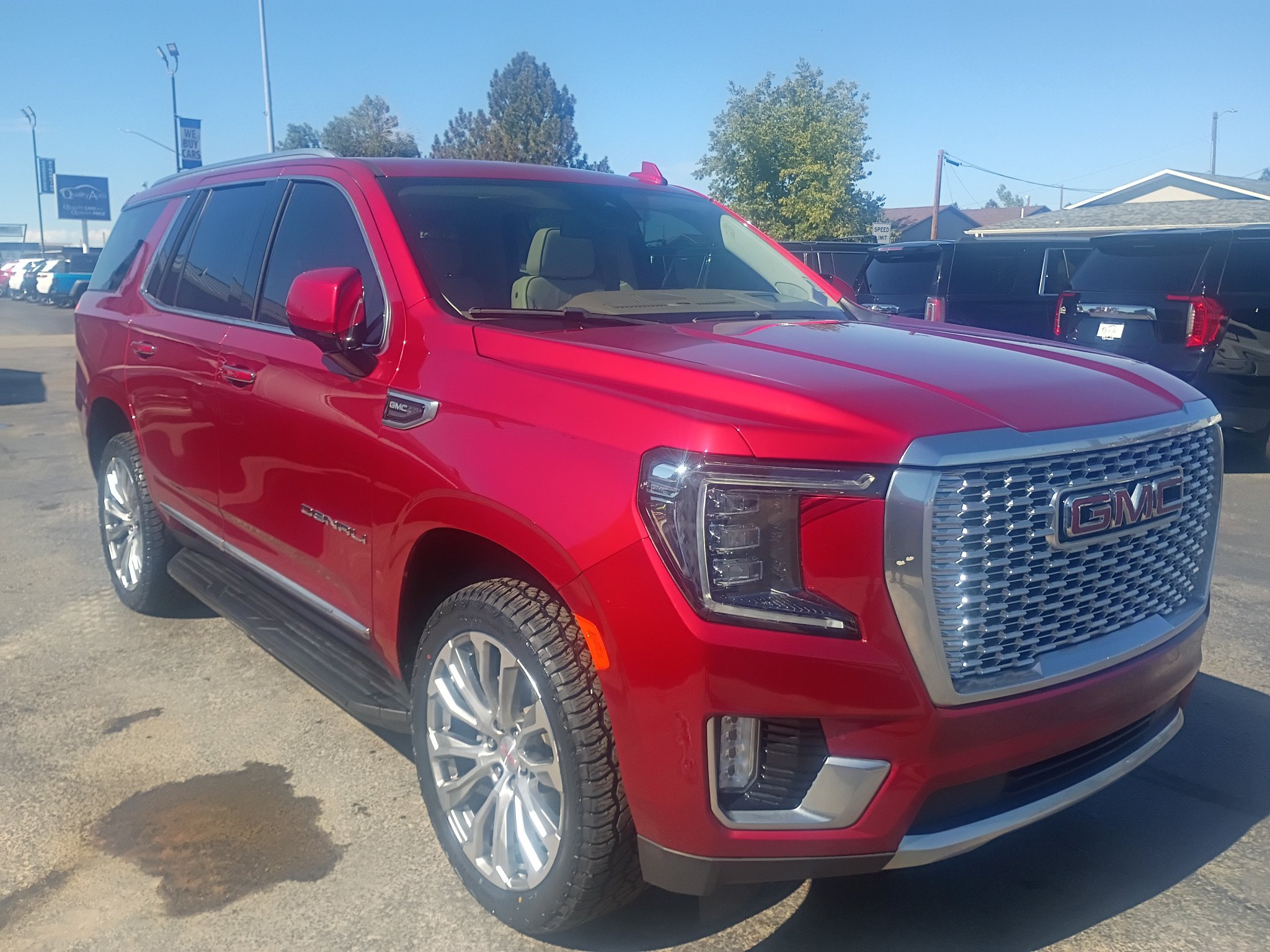 Used 2023 GMC Yukon Denali AWD/4WD image 4